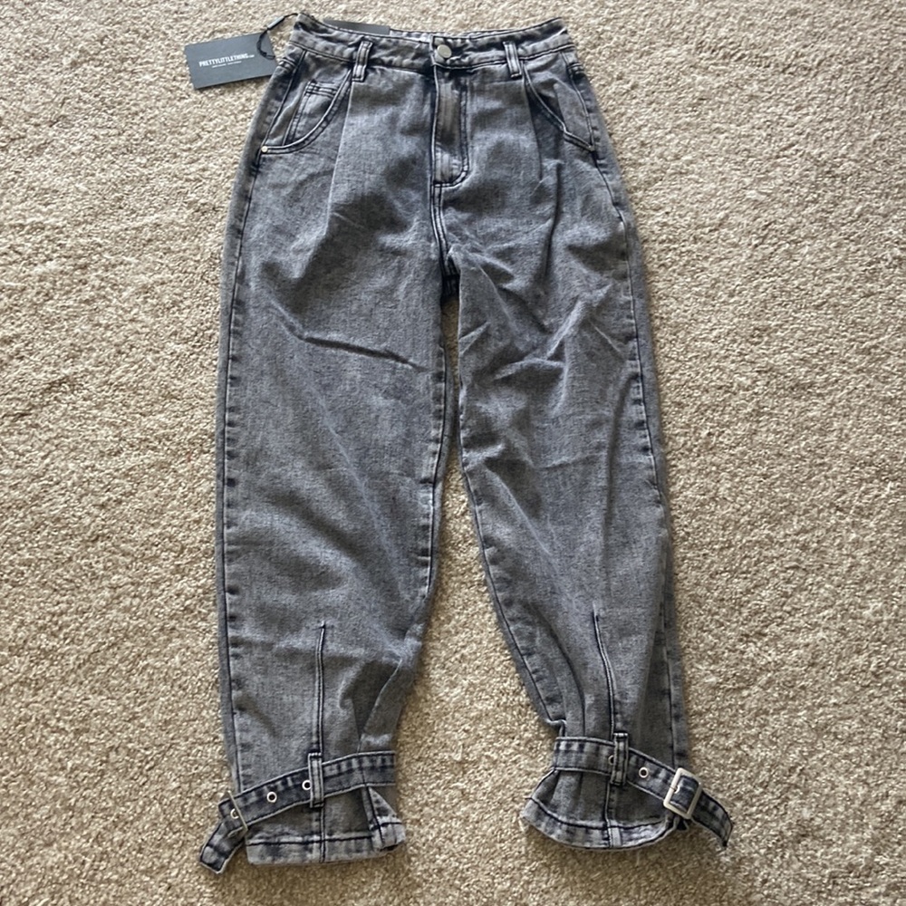 💜NWT💜 PrettyLittleThing Tie Hem Mom Jeans
